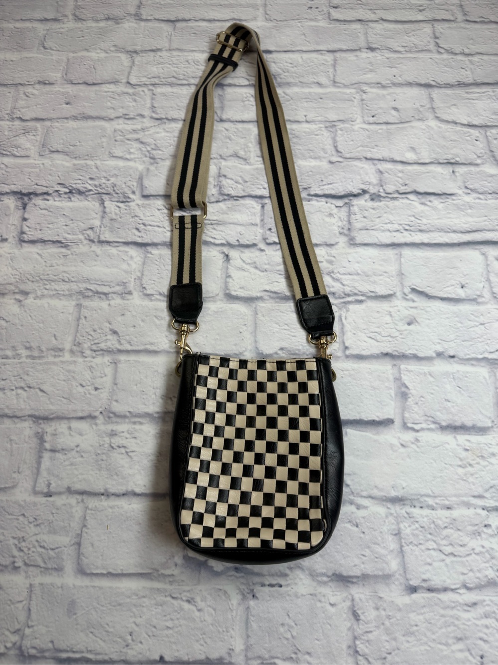Universal Thread Black & Cream Checkered Crossbody Bag